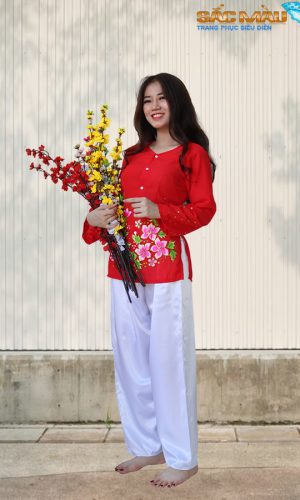 bà ba nữ in hoa đỏ