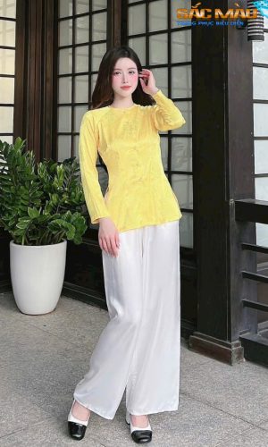 bà ba nữ vàng gấm