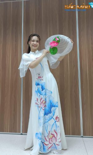 Áo dài múa trắng sen