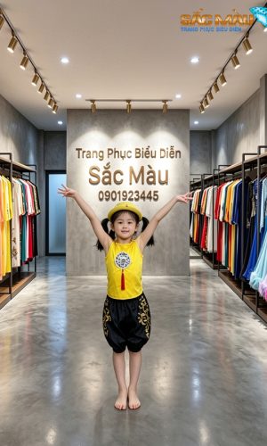 yếm vàng quần bí đen