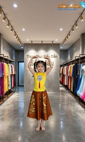 yếm vàng váy nâu trẻ em