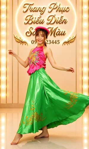 yếm hồng váy xanh