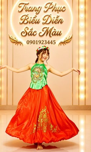 yếm xanh váy đỏ