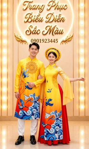 ao dai vang trong dong